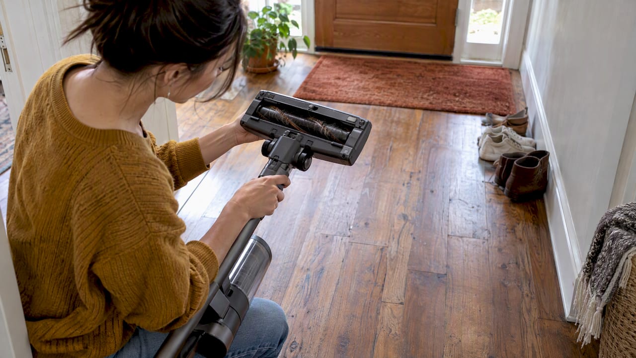Stick Vacuum for Hardwood Floors: What to Look For
