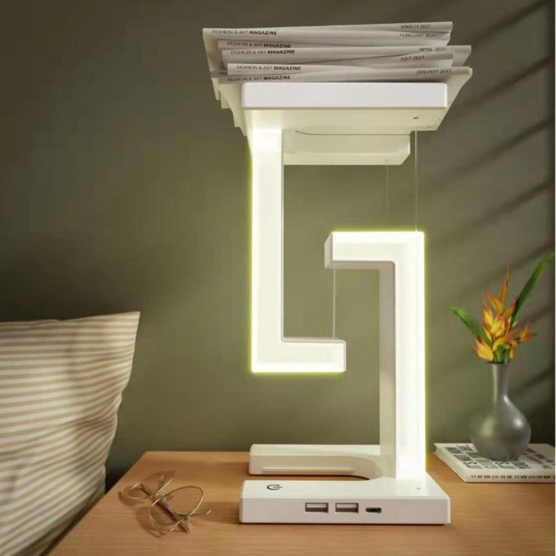 Vantyx™ Floating Lamp