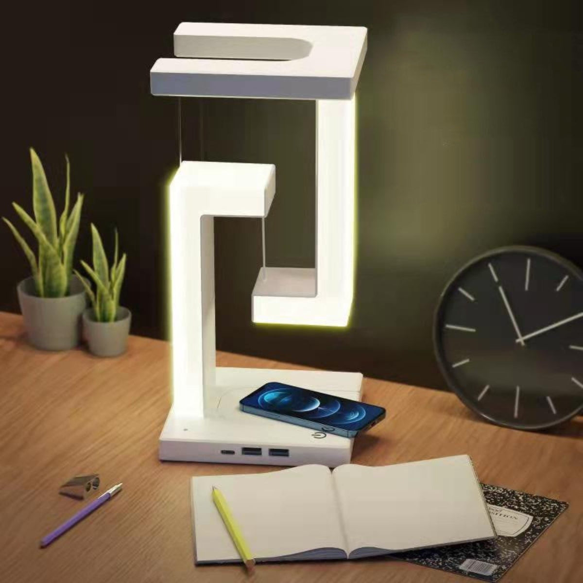 Vantyx™ Floating Lamp